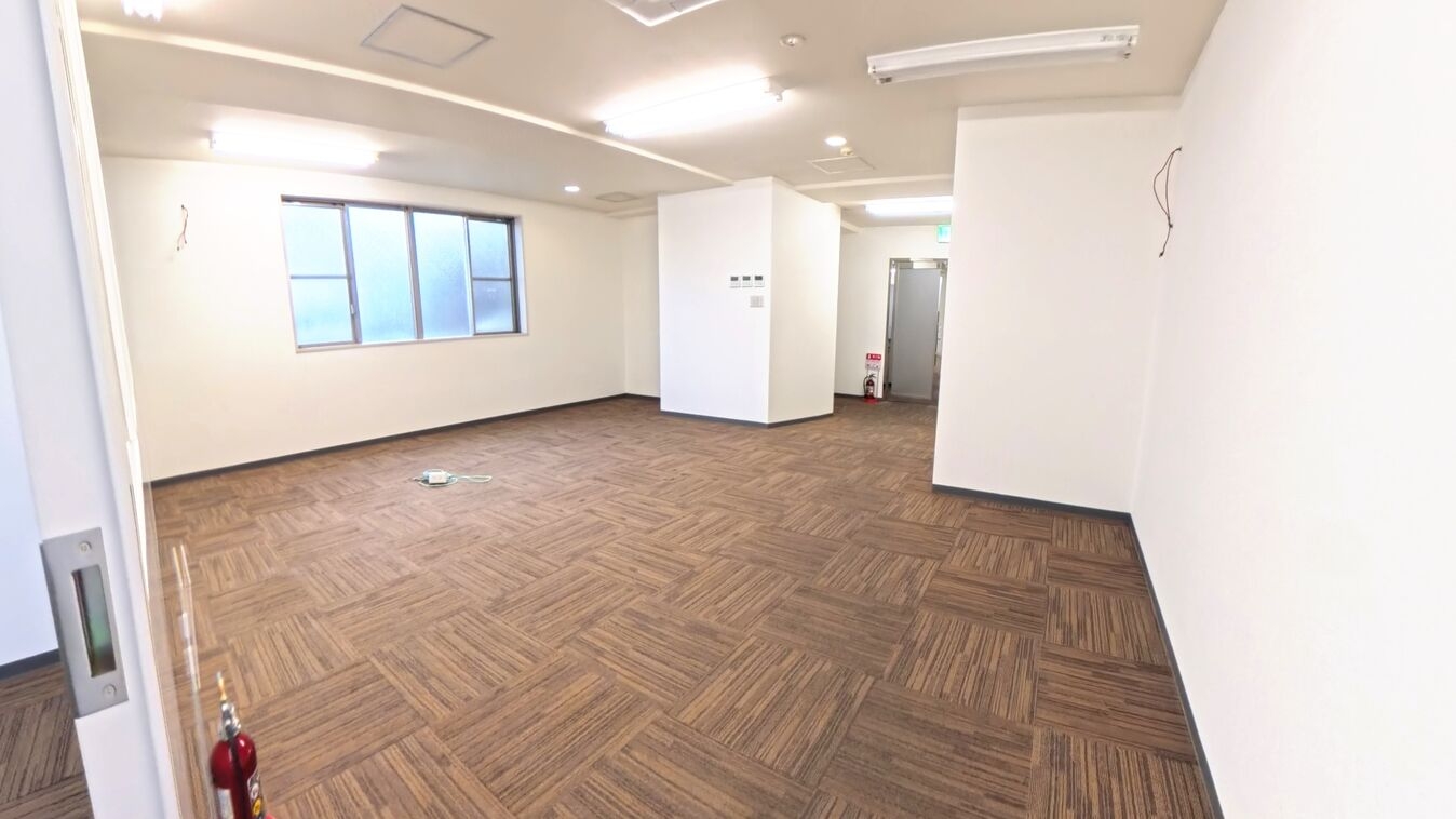 開放的なエントランス周辺